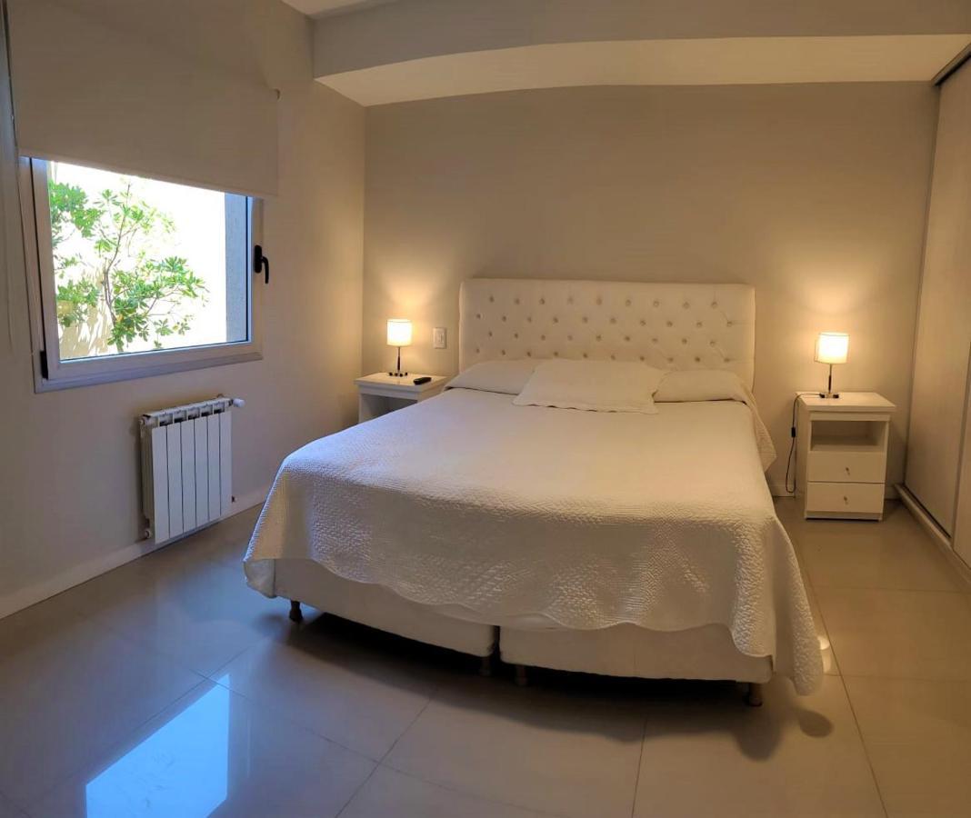 108 Y El Mar - Hotel Tejas Rojas Villa Gesell Exteriör bild