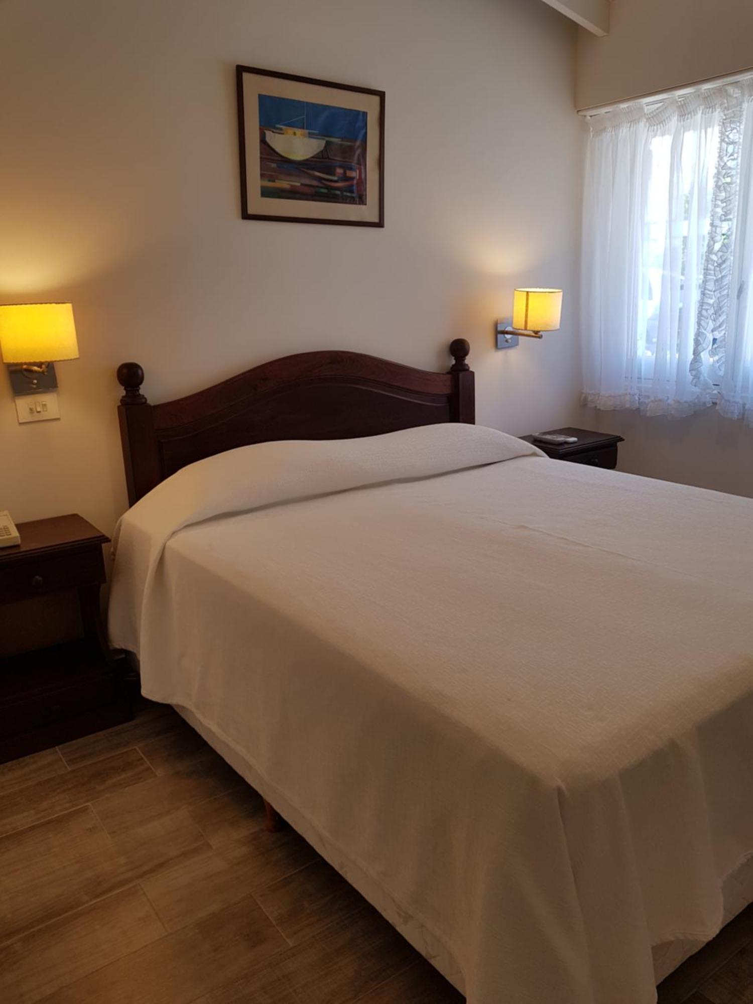 108 Y El Mar - Hotel Tejas Rojas Villa Gesell Rum bild