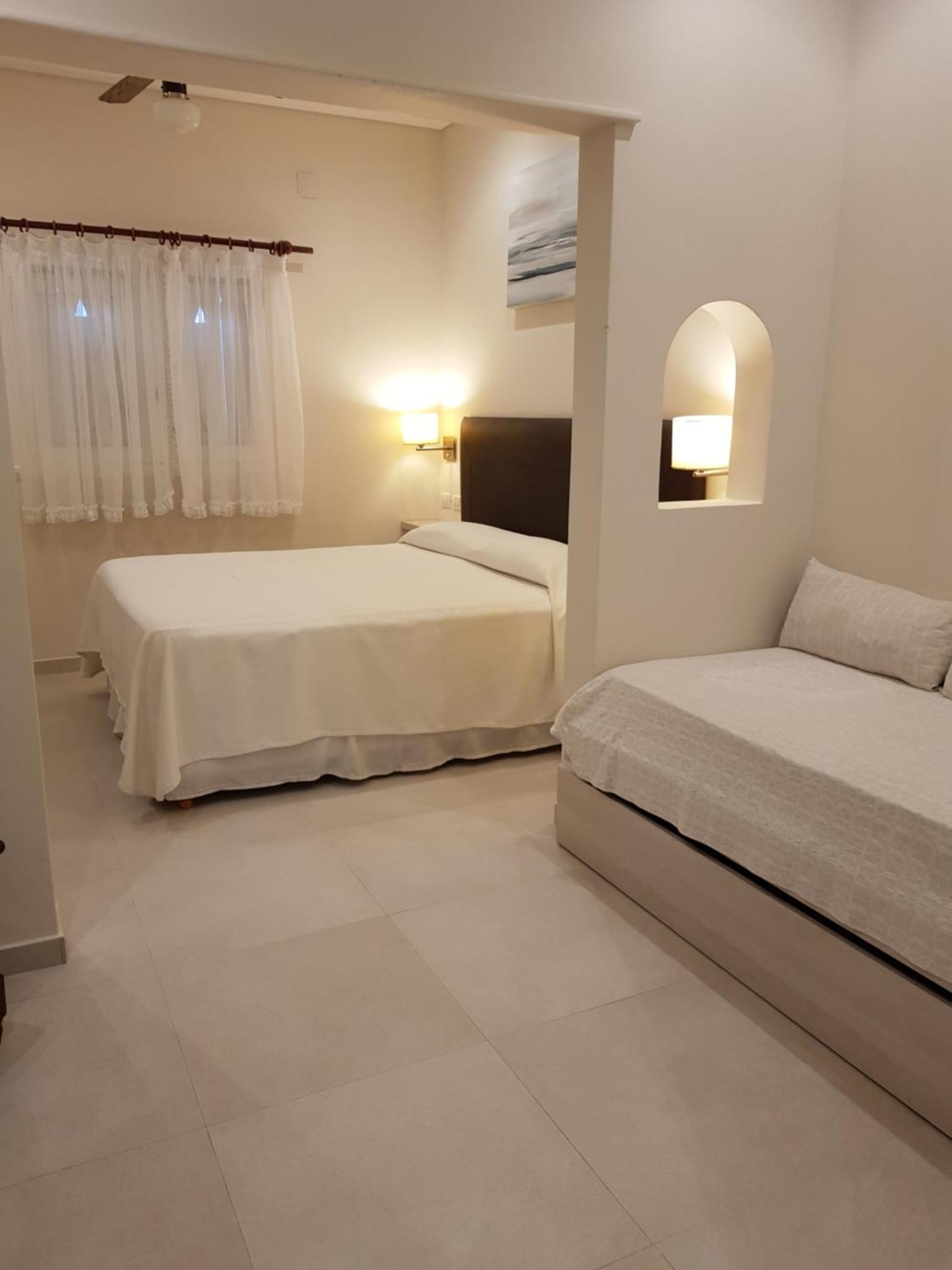 108 Y El Mar - Hotel Tejas Rojas Villa Gesell Rum bild