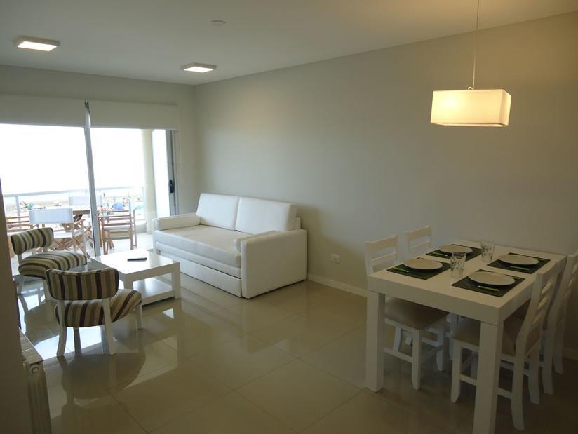 108 Y El Mar - Hotel Tejas Rojas Villa Gesell Exteriör bild