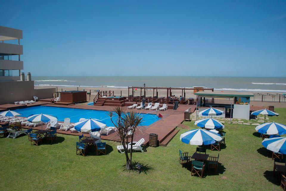108 Y El Mar - Hotel Tejas Rojas Villa Gesell Exteriör bild