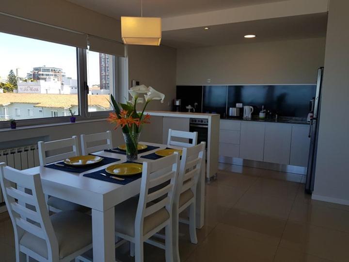 108 Y El Mar - Hotel Tejas Rojas Villa Gesell Exteriör bild